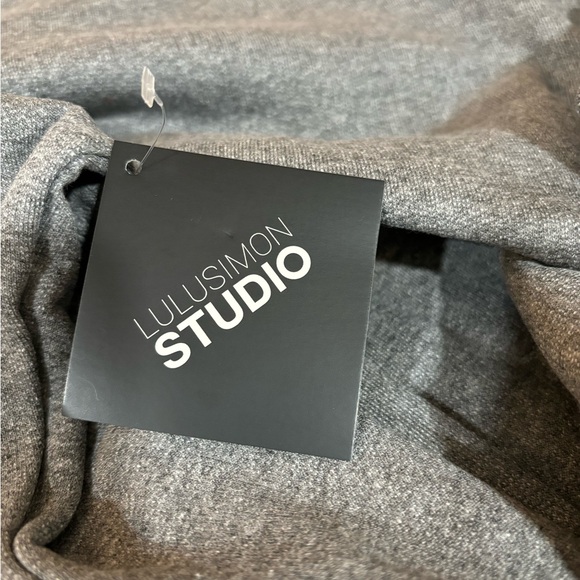 Mama needs wine sweatshirt! - Picture 4 of 6